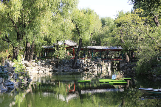 北京宋庆龄故居池塘