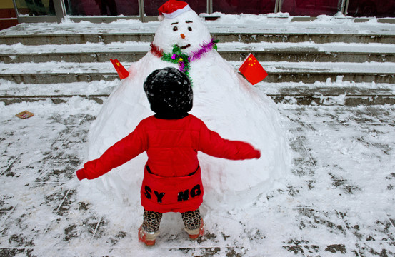 北方冬日美丽的雪后风光