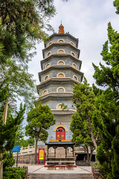 中国山东省青岛市湛山寺药师塔