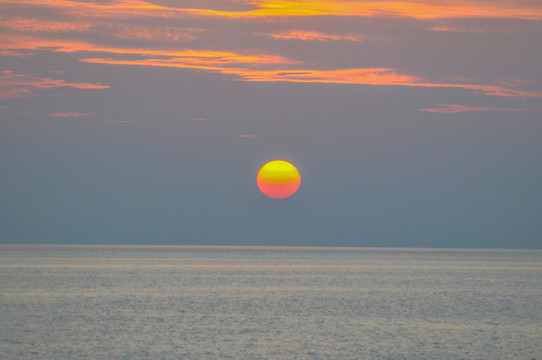 海面夕阳