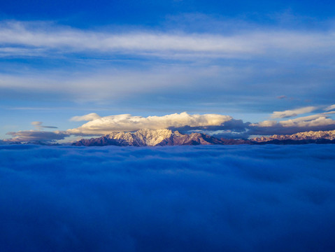 贡嘎雪山