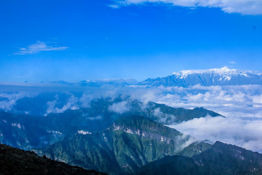 贡嘎雪山