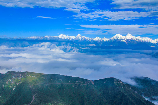 贡嘎雪山