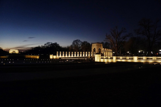 华盛顿林肯纪念堂与二战纪念碑