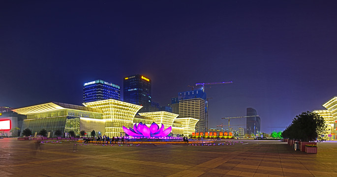 济南西客站广场夜景