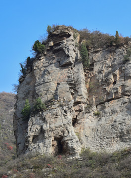 山峰上的陡崖