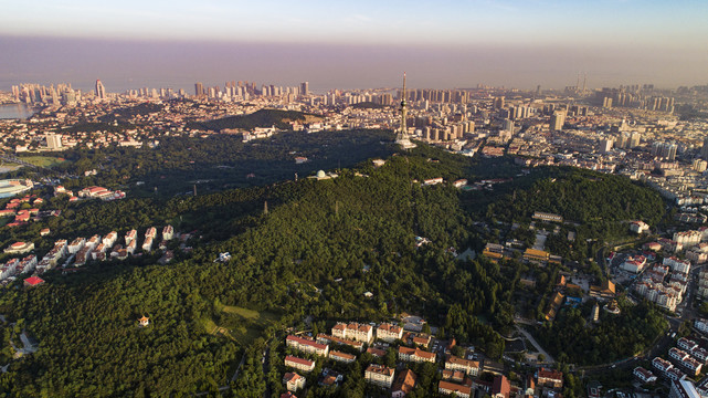 航拍青岛市南区榉林山