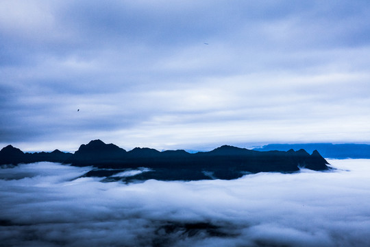 贡嘎牛背山