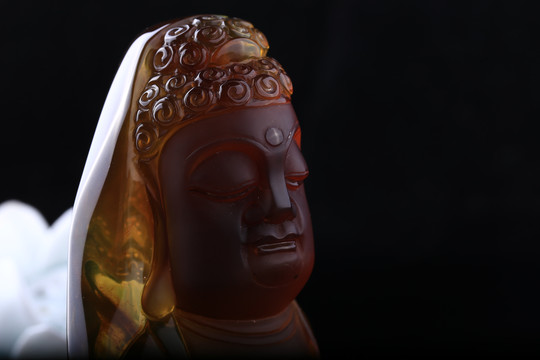缅甸琥珀雕刻件