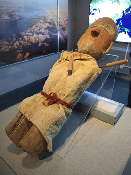公元前1500年木人俑