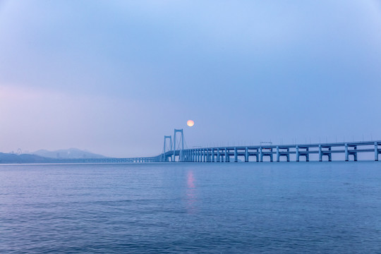 水墨风星海跨海大桥