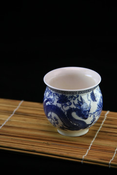 青花茶杯