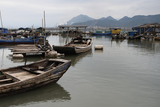 福建霞浦水产养殖场的船只