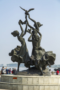 鸭绿江风景名胜区雕塑