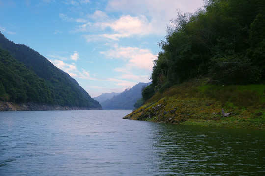 畲山湖