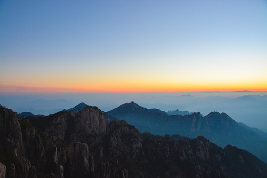 水墨群山