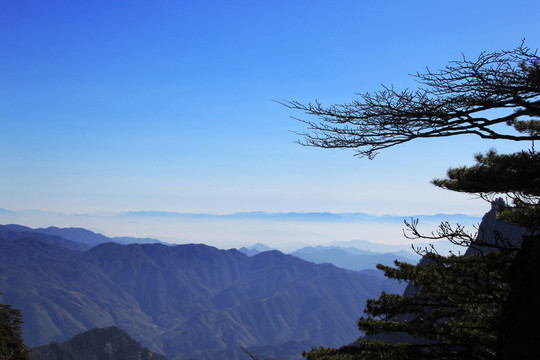 蓝色群山