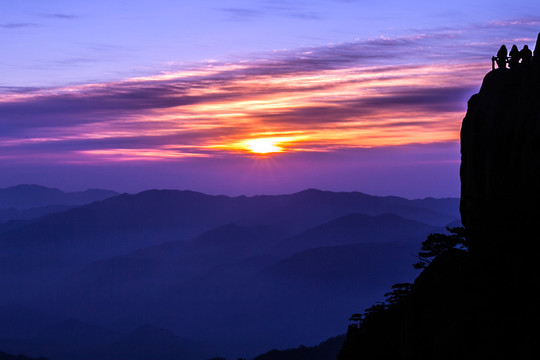 山顶看日出