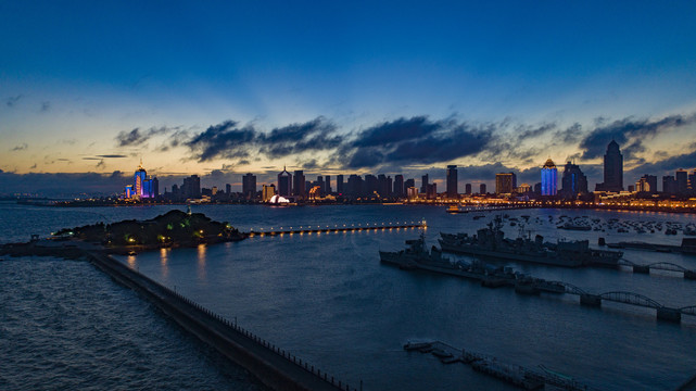 航拍青岛小青岛夜景