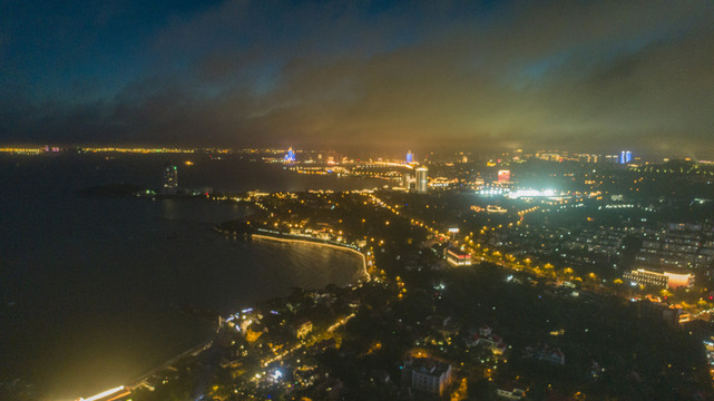 航拍青岛西部老城区夜景