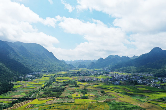 美丽万峰林