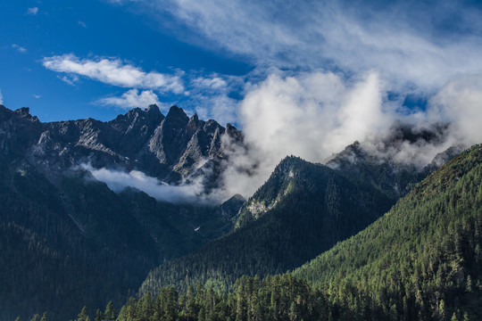 高山峻岭