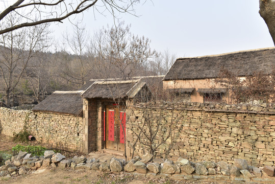 院子围墙茅草屋农村老照片旧景