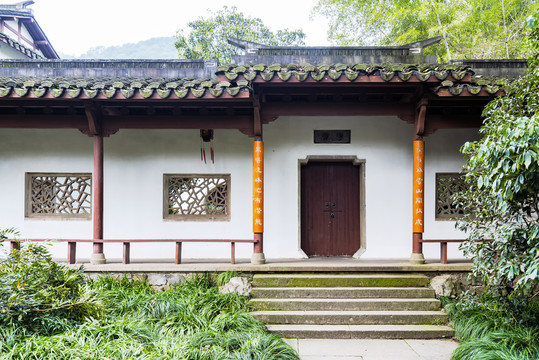 杭州靈峰探梅中式建筑浮香