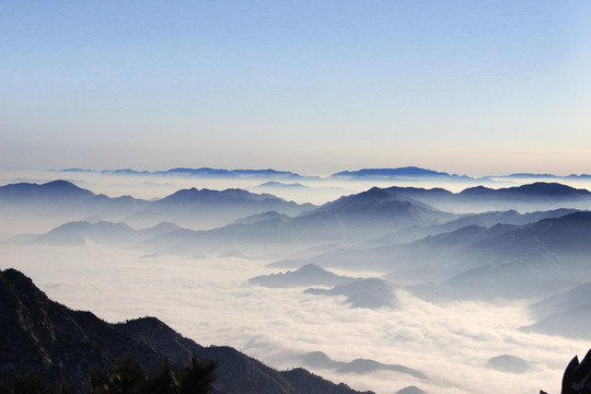 水墨群山