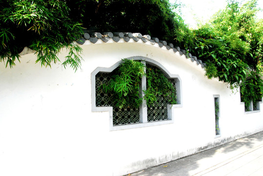 中式园林龙脊墙