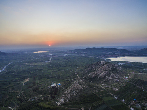 航拍青岛平度大泽山葡萄园风光