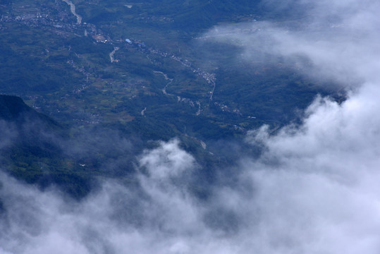 峨眉山云海风光