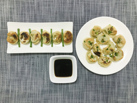 馄饨煎饺