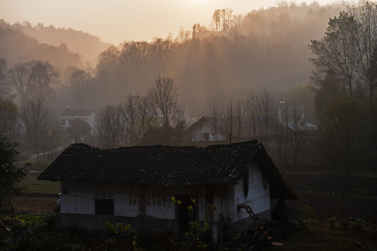 山村的早晨