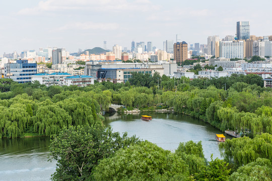 大明湖全景