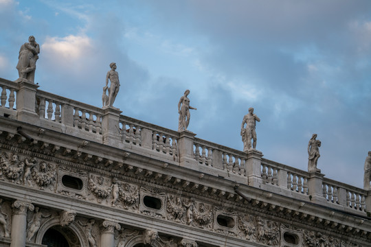 意大利威尼斯老城建筑与雕像