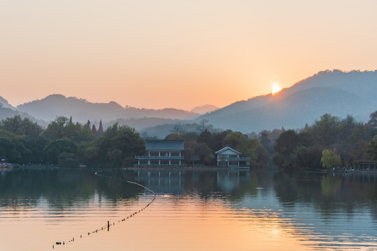 杭州西湖风光花港观鱼黄昏