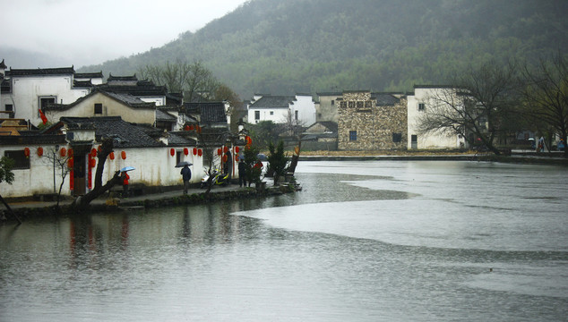 雨中宏村