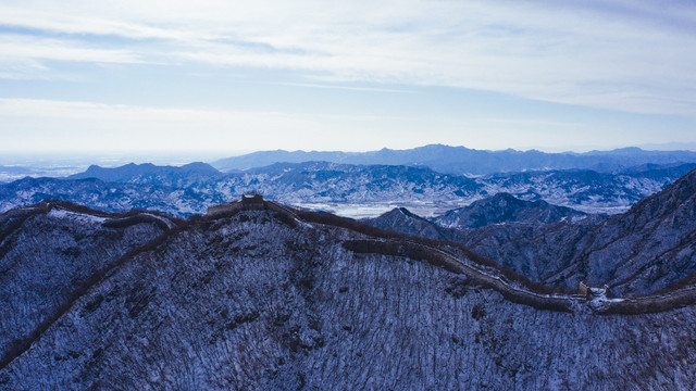 瑞雪照长城