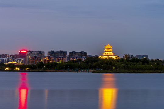 中国山东东营清风湖夜景