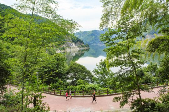 塘溪堇山湖