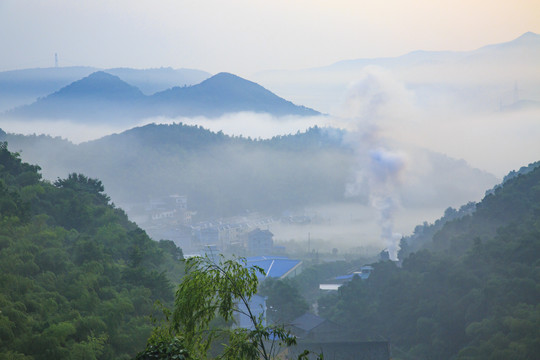 宁波鄞州塘溪镇云海美景