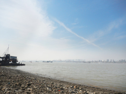 长江江面与码头