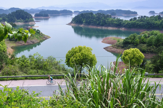 千岛湖畔骑行