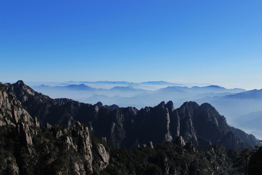 蓝色群山