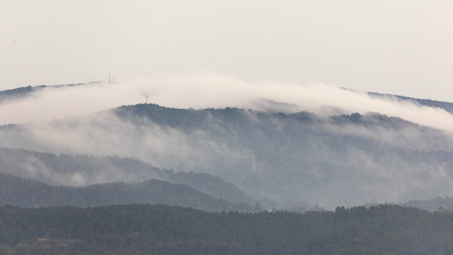 雾色山峦素材