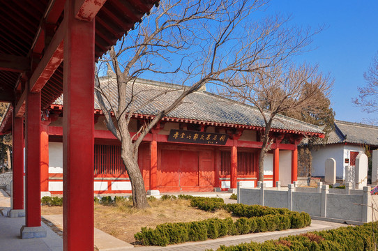 孝堂山郭氏墓石祠