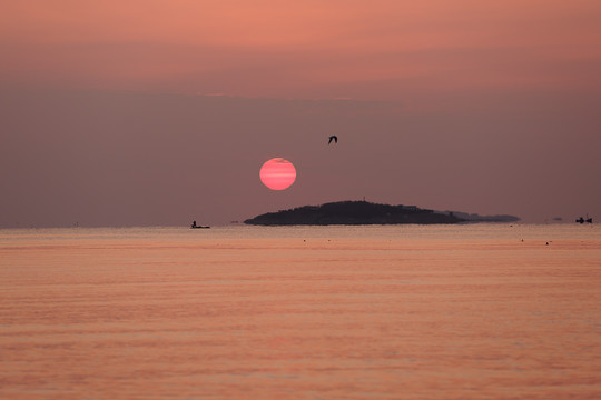 海上日出