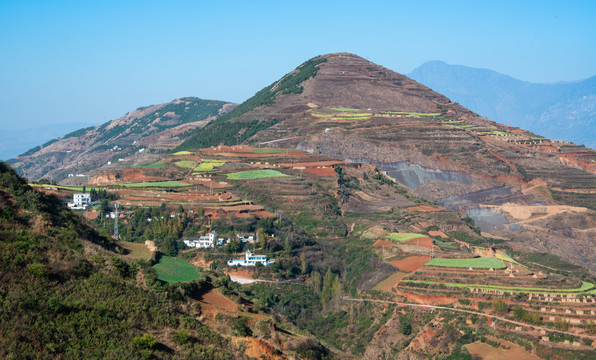 东川红土地