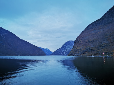 湖岸